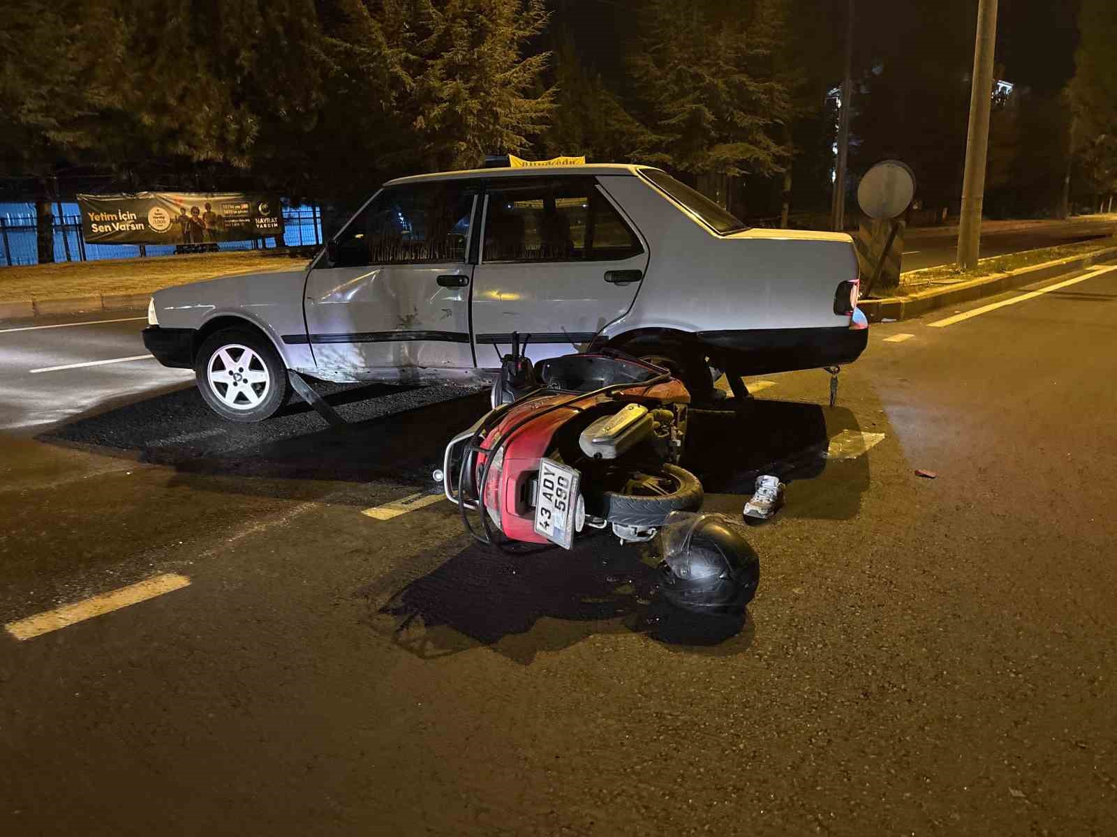 Kütahya’da otomobil motosikletle çarpıştı: 1 yaralı