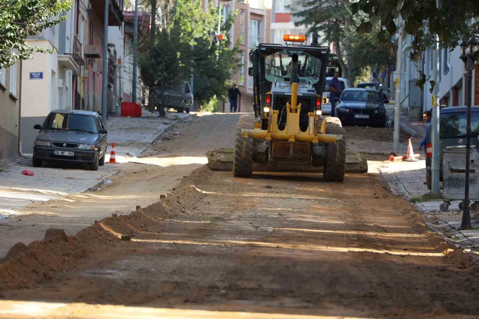 Söğüt’te üstyapı çalışmaları etap etap ilerliyor