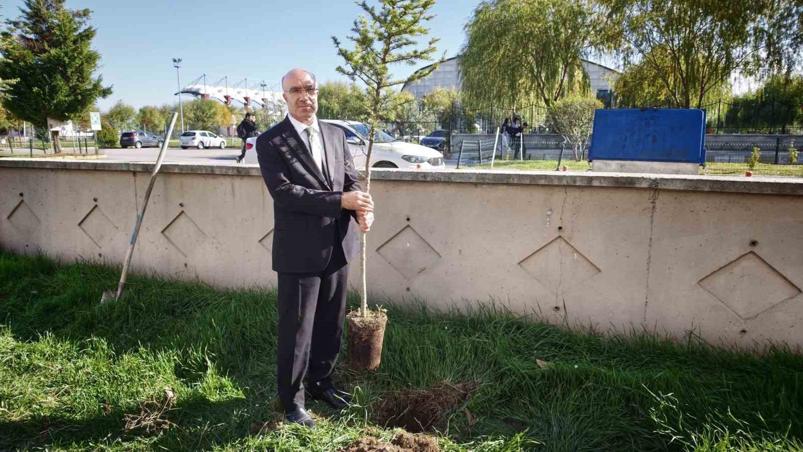 Afyonkarahisar’da "Bir Fidan Bir Umut" projesi sürüyor