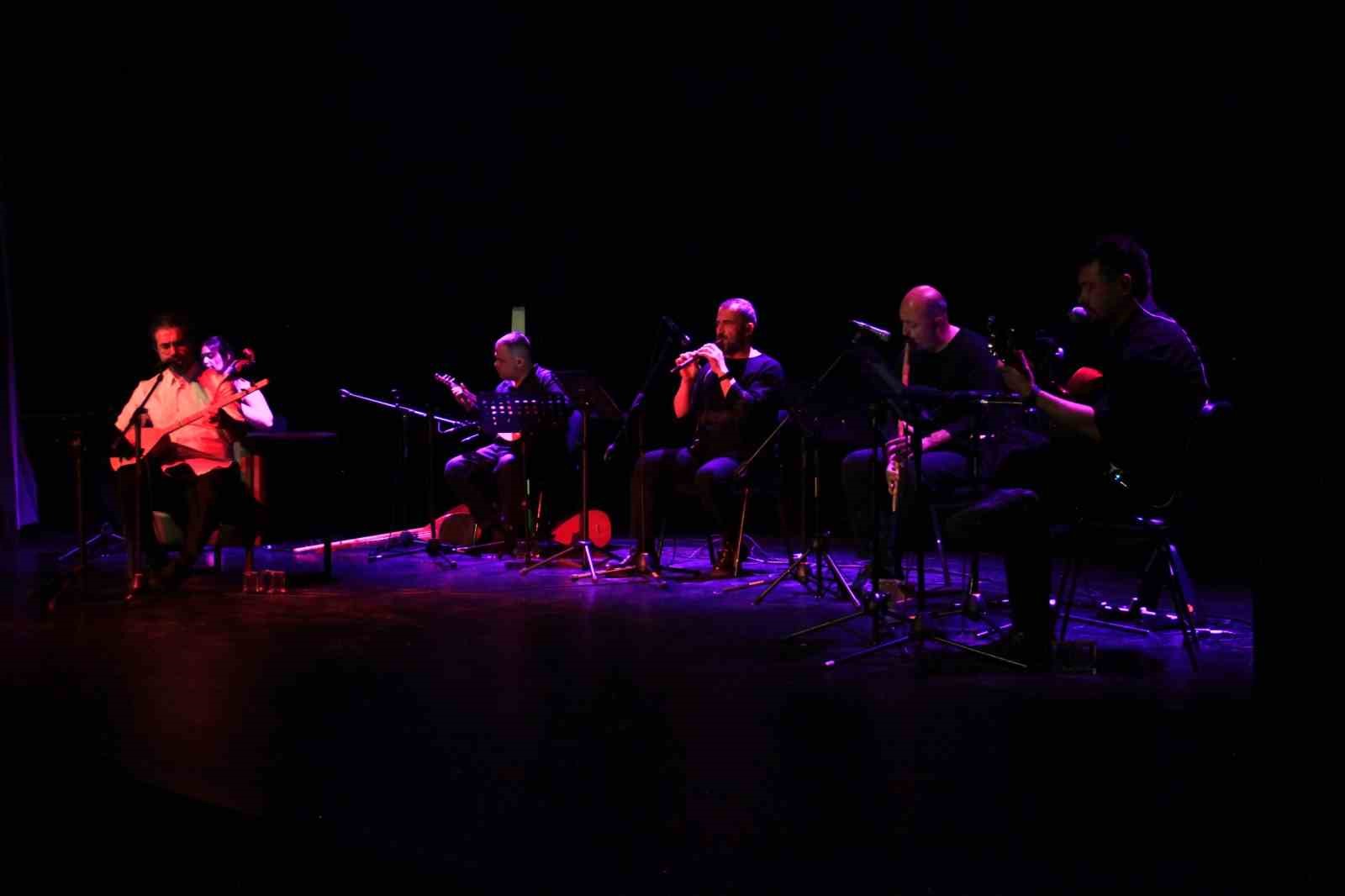 Manidar Grubu Eskişehir’de unutulmaz müzik ziyafeti verdi