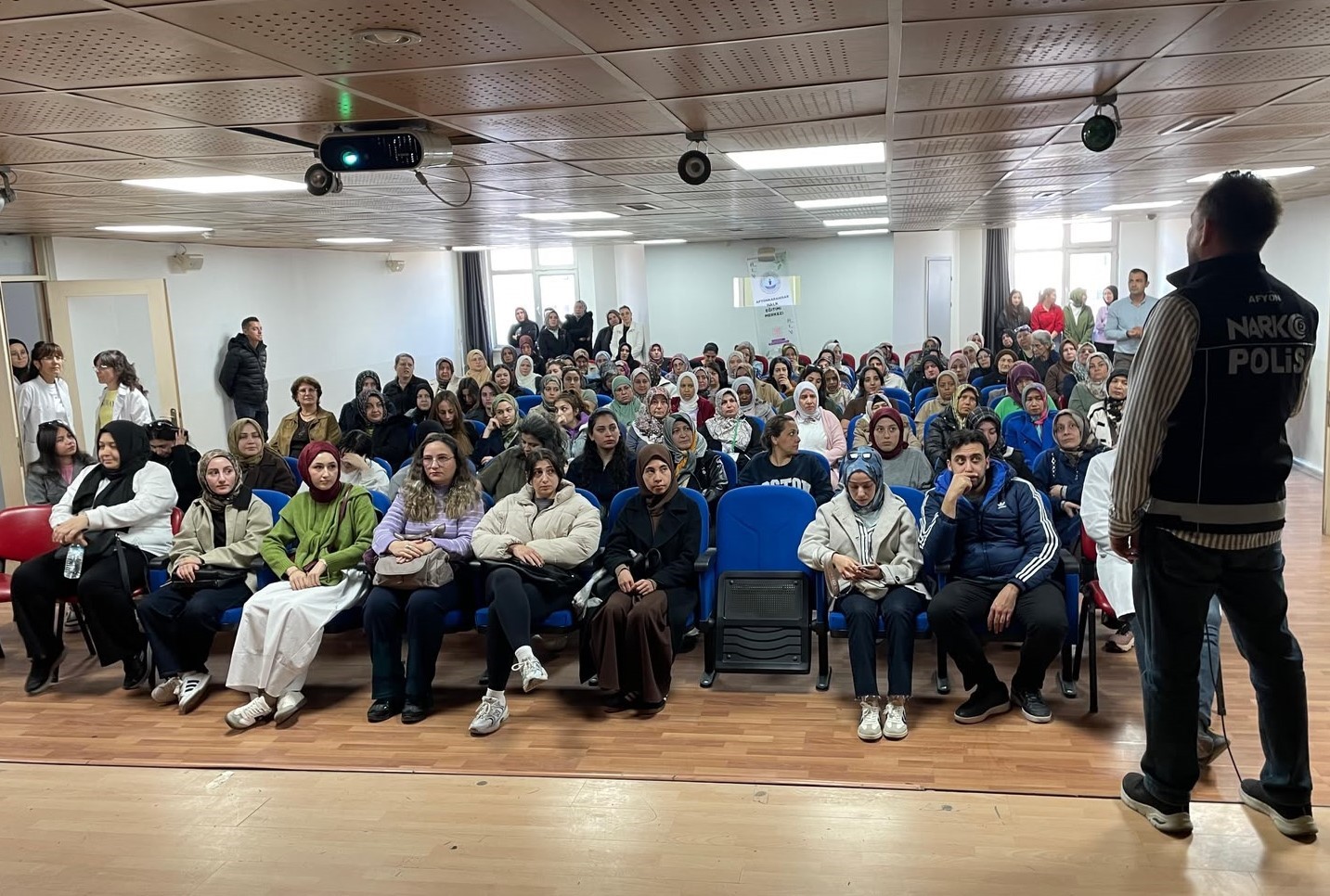 Afyonkarahisar’da NarkoAnne projesi sürüyor