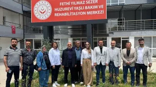 MHP Tepebaşı İlçe Başkanlığı'ndan Babalar Günü'nde Anlamlı Huzurevi Ziyareti