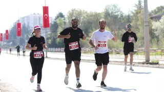 Şükrü Saban Yol Koşusu Odunpazarı’nda Spor Festivali Havası Estirdi