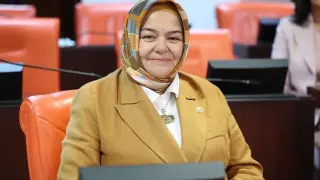 Milletvekili Ayşen Gürcan Üniversiteye Adım Atan Gençleri Tebrik Etti