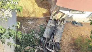Kontrolden çıkan otomobil bahçeye uçtu, 3 kişi yaralandı