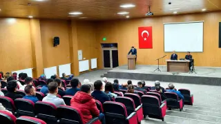Hisarcık’ta eğitim yöneticileri ve öğretmenlerle toplantı