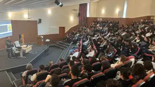 Üniversite öğrencilerine uyuşturucuyla mücadele eğitimi verildi