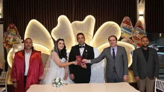 Tekin çiftinin nikahlarını Kaymakam Türker kıydı