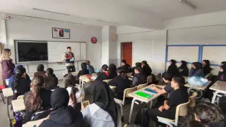 Jandarmadan öğrenci ve öğretmenlere siber güvenlik eğitimi