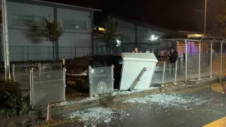 Eskişehir’de otomobil tramvay durağına daldı: 1 yaralı