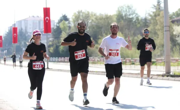 Şükrü Saban Yol Koşusu Odunpazarı’nda Spor Festivali Havası Estirdi