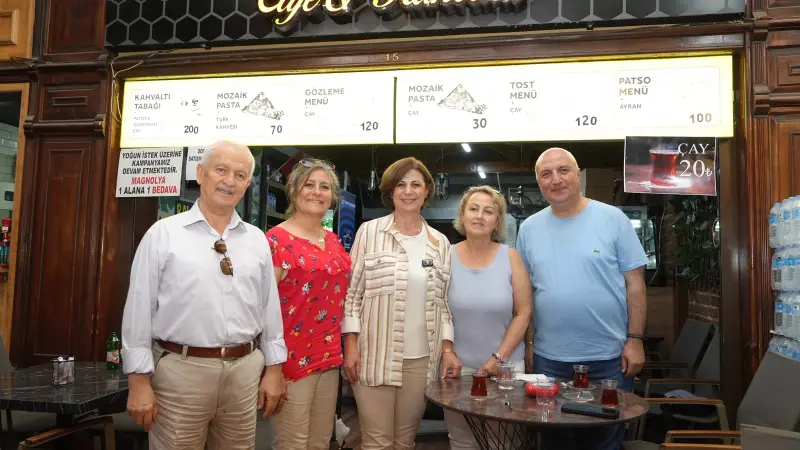 Başkan Ünlüce Haller Esnafıyla Bir Araya Geldi