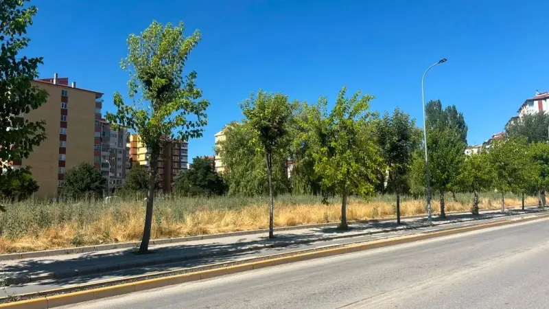 Eskişehir’de Eti Caddesi'ndeki Eski Park Alanı Çözüm Bekliyor