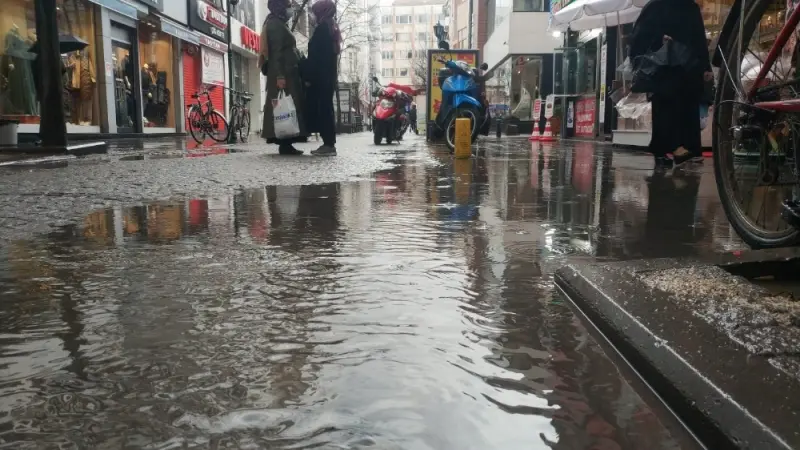 Eskişehir’de Yağışlar Kaç Gün Sürecek? Meteoroloji Sağanak İçin Gün Verdi