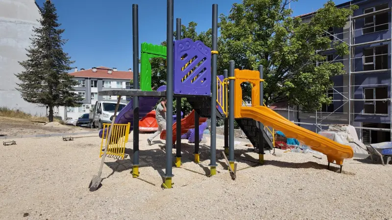 Tepebaşı’nda Çocuklar İçin Güvenli Oyun Alanları Oluşturuluyor