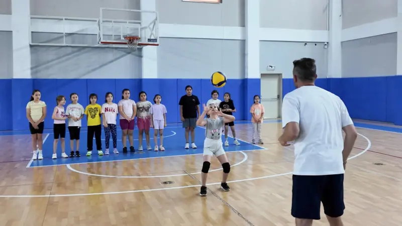 Tepebaşı'nda Geleceğin Filenin Sultanları Yetişiyor