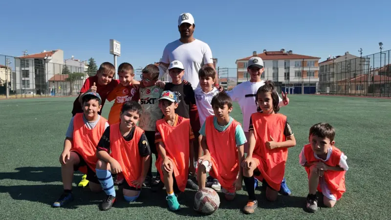 Minik Ayaklar Sahada: Tepebaşı’nda Futbol Eğitimleri Aralıksız Sürüyor
