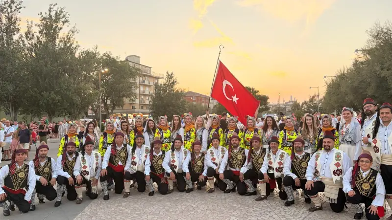 Anadolu Üniversitesi Halk Dansları Topluluğu İtalya'da Sahne Aldı