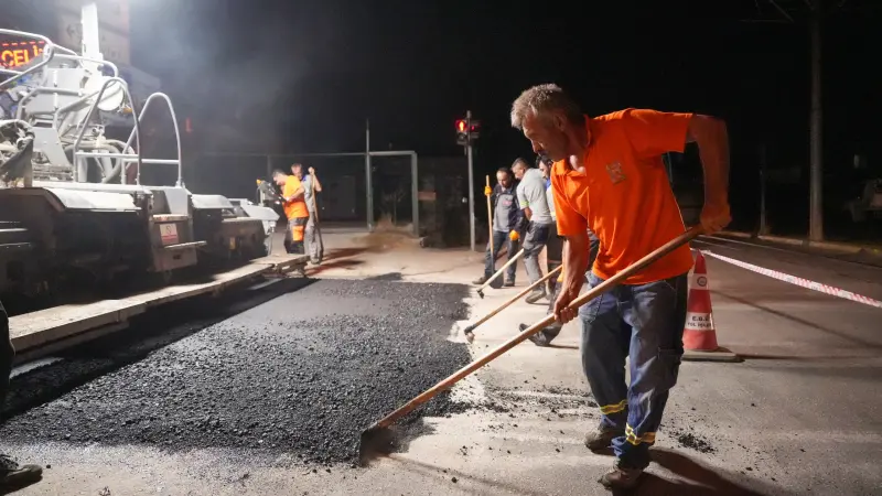 Eskişehir’de Gece Mesaisi: O Cadde Yenileniyor