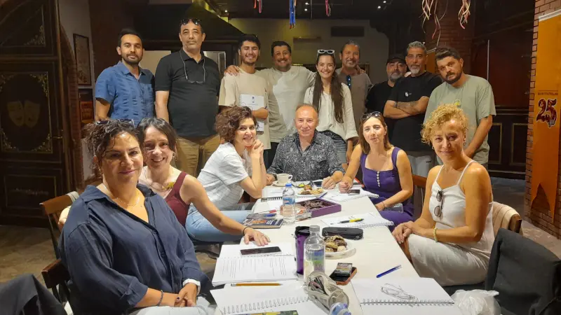 "Karanlıktan Bahsetmek Yok" Provalara Başladı