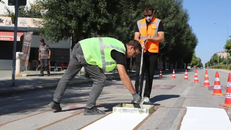 Bülent Ecevit Bulvarı’nda Yol Çizgileri Yenilendi