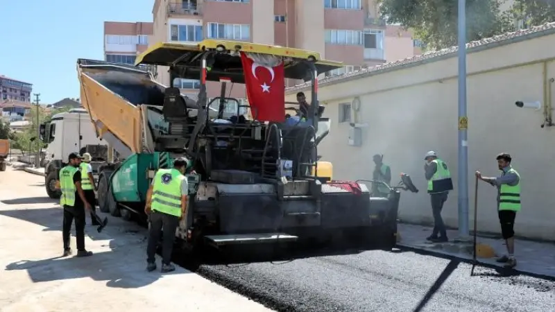 Bilecik’te sıcak asfalt serimi başladı