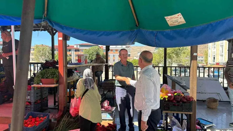 Başkan Bekir Torun, Köylü Pazarı’nda esnaf ve vatandaşlarla buluştu