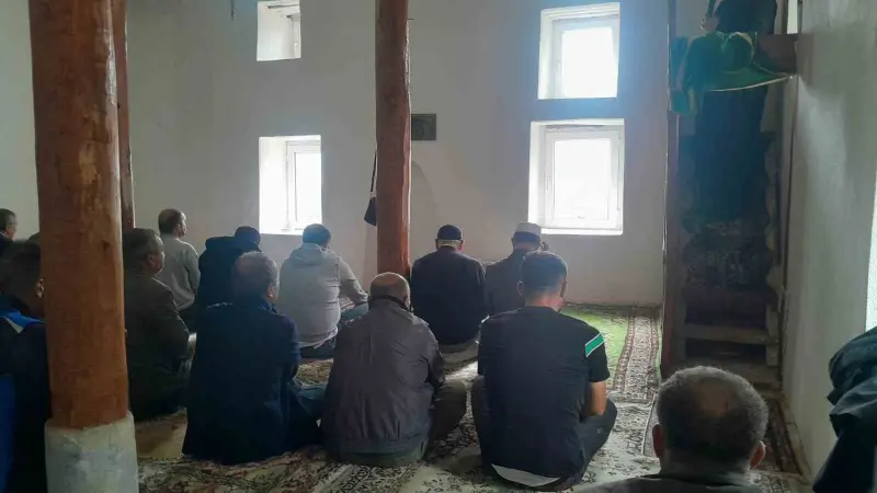 Babullu Köyü Gazi Camii’nde 50 yılın ardından Cuma namazı kılındı