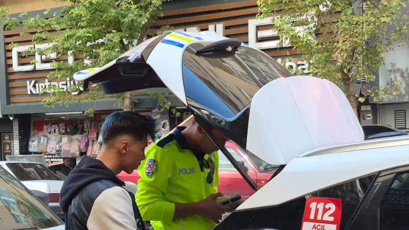 Tartıştığı otomobil sürücüsünü yumruklayan motosikletliye 180 bin TL ceza