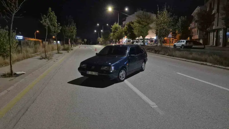 Polis ekiplerince durdurulan sürücü otomobilini terk edip kaçtı