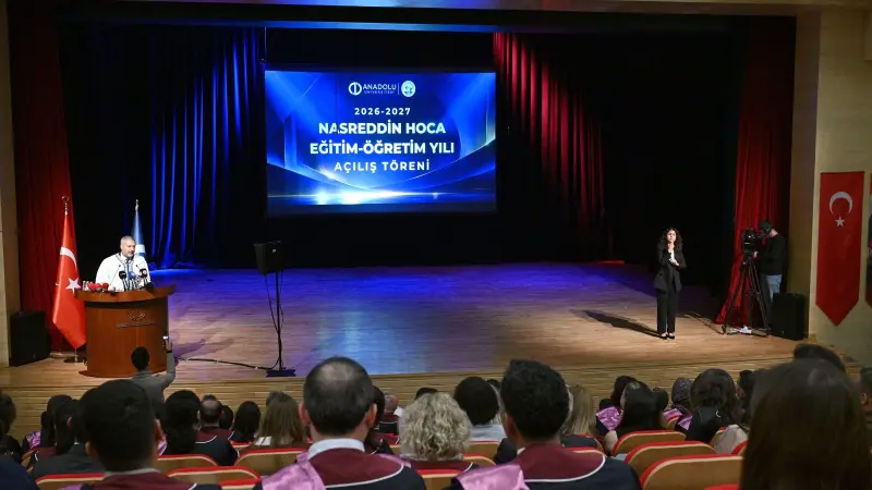 Anadolu Üniversitesi'nde Yeni Akademik Yıl Düzenlenen Törenle Başladı