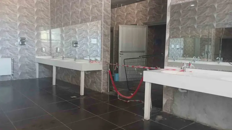 Bilecik’te mola veren şehirlerarası otobüs yolcuları tuvalet rezaleti yaşıyor