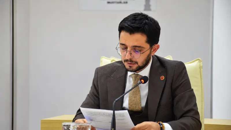 AK Parti sordu, "Çınarlar Mevkiindeki lağım kokusu ne zaman bitecek"