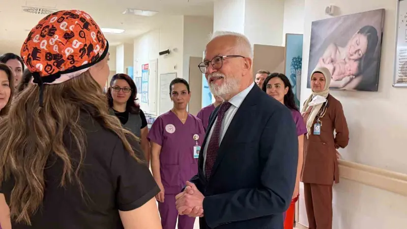 İl Sağlık Müdürü Bildirici, Şehir Hastanesi’ndeki Gebe Okulu ve Ebe Polikliniğini inceledi