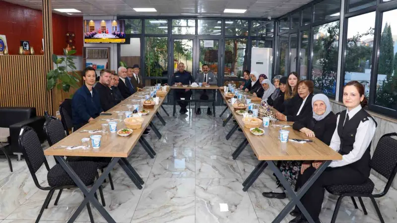 Bilecik’te huzurevi sakinleri jandarmada ağırlandı