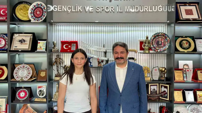 Eskişehirli öğrenci bilek güreşindeki başarısıyla Şampiyonlar Kampı’na katılmaya hak kazandı