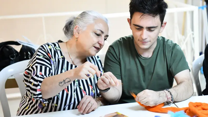 Gökkuşağı Kafe’de Emek Ve Sevgi Panolara İşlendi