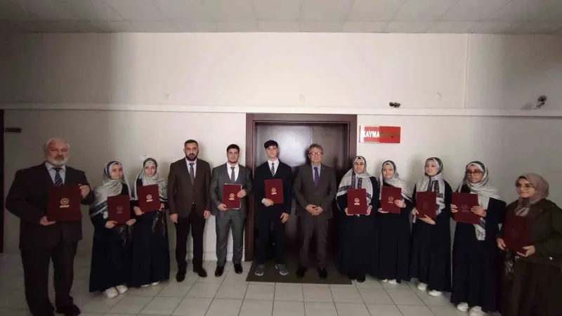 Bilecik’te 10 öğrenci hafızlık eğitimini tamamladı