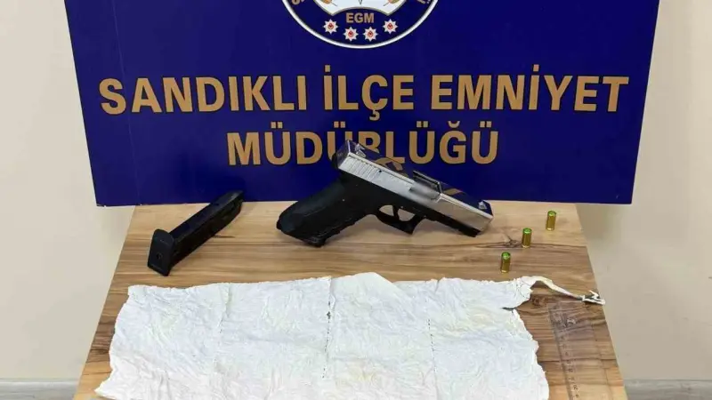 Uyuşturucu madde ile yakalanan 2 kişi tutuklandı
