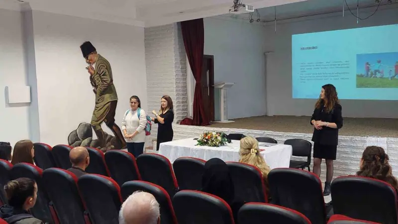 Eskişehir’de velilere yönelik "Okul ve Aile" semineri düzenlendi