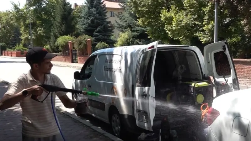Eskişehir’de mobil araç yıkama dönemi: Temizlik aracın ayağına geliyor