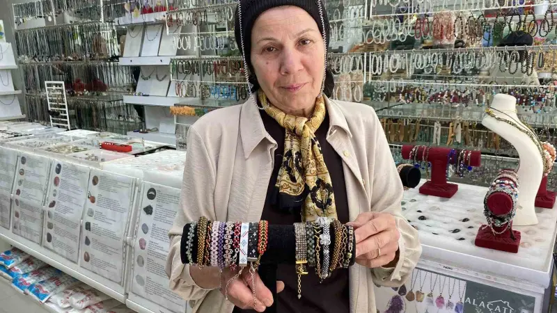 Doğal taşlardan yapılan takılar ilgi görüyor