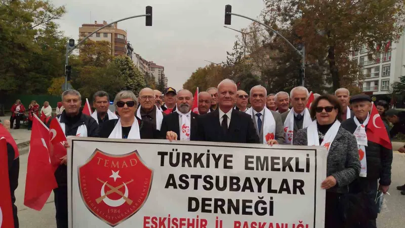 TEMAD Eskişehir İl Başkanlığı üyeleri 29 Ekim geçit töreninde yürüdü